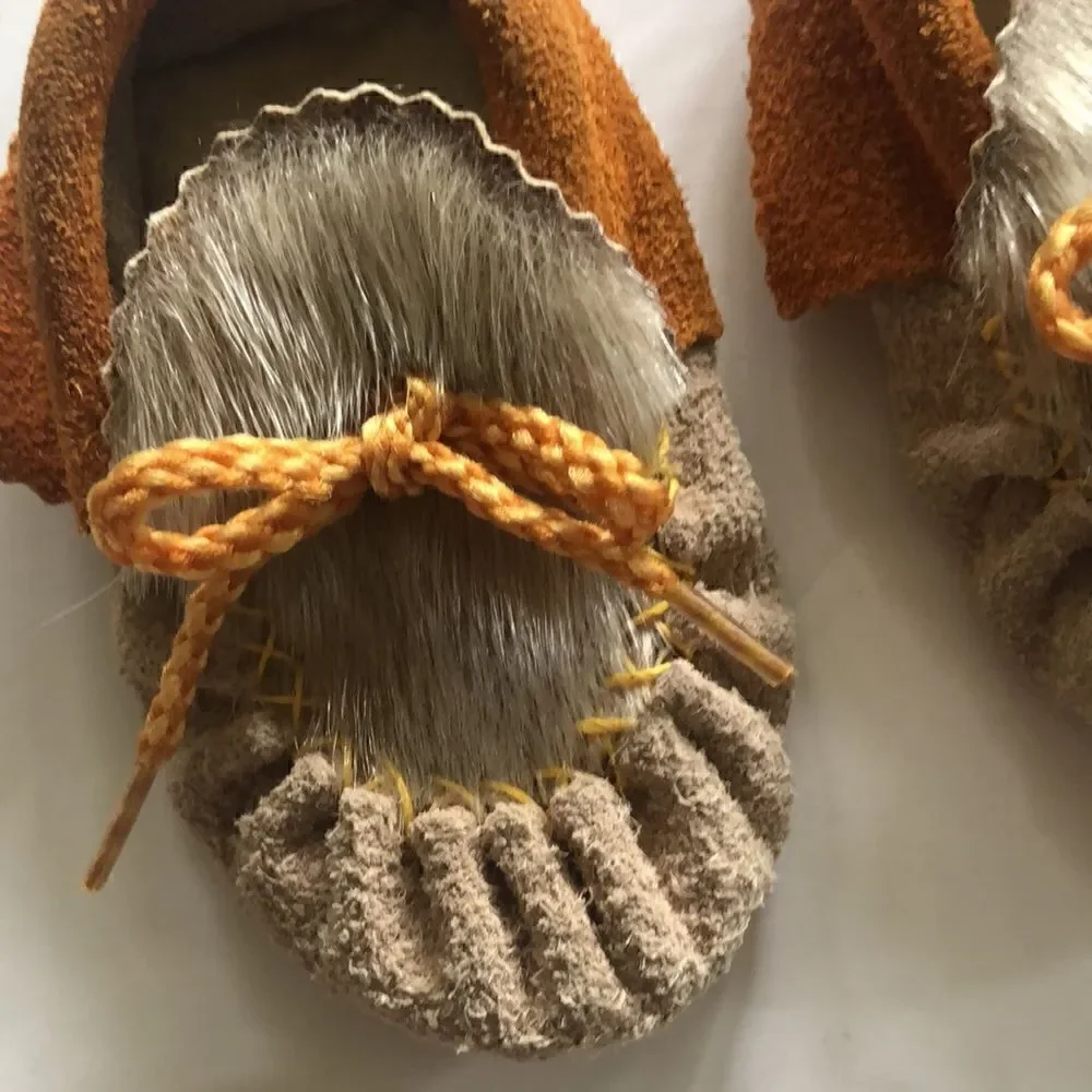 Baby moccasins leather, fur, wool size 6-12 months 4.5 inches long